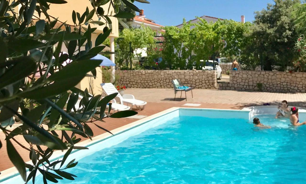 Apartments Villa Ana มันเดร ภายนอก รูปภาพ