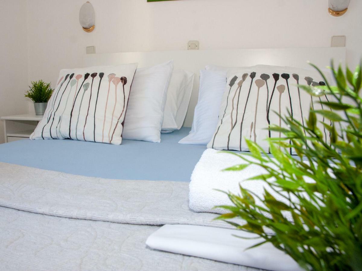 Apartments Villa Ana มันเดร ภายนอก รูปภาพ